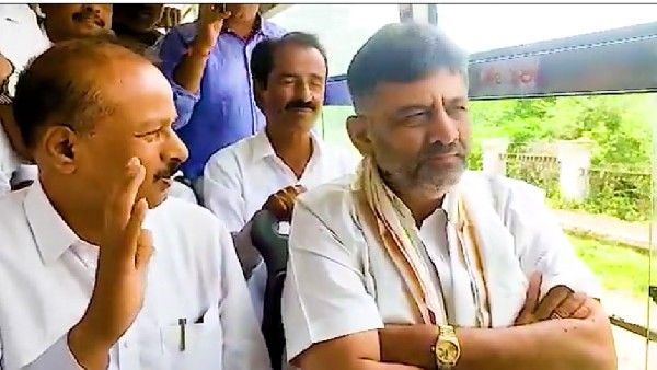 ಆಷಾಢ ಶುಕ್ರವಾರ; ನಾಡದೇವತೆಗೆ ನಮಿಸಿದ ಡಿಕೆಶಿ