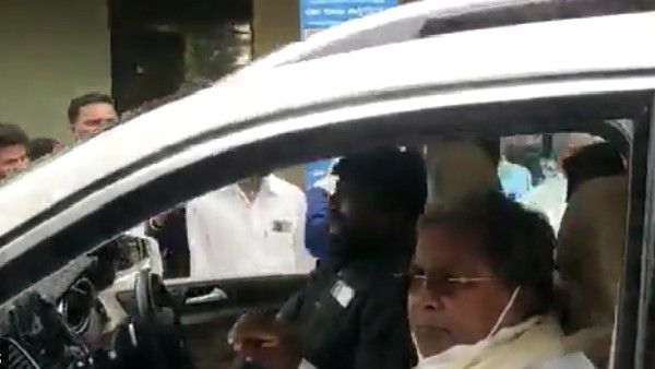 ಪರಿಹಾರ ಬೇಕಿಲ್ಲ, ರಕ್ಷಣೆ ಕೊಡಿ: ಸಿದ್ದರಾಮಯ್ಯ ಕೊಟ್ಟ 2 ಲಕ್ಷ ವಾಪಸ್ ಎಸೆದ ಮಹಿಳೆ