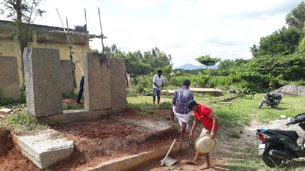 ಅವಸಾನ ಸ್ಥಿತಿಯಲ್ಲಿದ್ದ ಧನಗೂರು ಷಡಕ್ಷರದೇವನ ಮಂಟಪ ಸ್ವಚ್ಛಗೊಳಿಸಿದ ಯುವ ಬ್ರಿಗೇಡ್