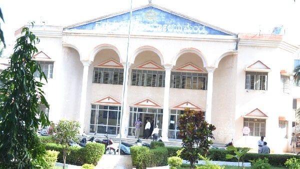 ಮಂಡ್ಯ ನಗರಸಭೆಯಲ್ಲಿ 21 ಹುದ್ದೆ ಖಾಲಿ: ಆಮೆಗತಿ ಕೆಲಸಗಳ ವಿರುದ್ಧ ಸಾರ್ವಜನಿಕರ ಆಕ್ರೋಶ