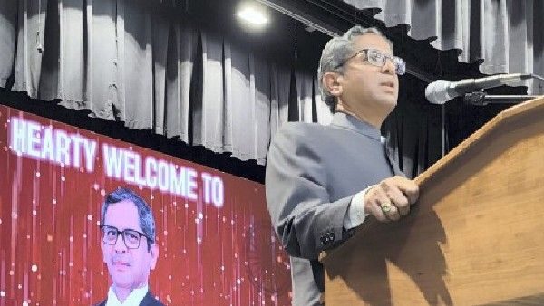 Breaking: 'ಟಿವಿ, ಸಾಮಾಜಿಕ ಮಾಧ್ಯಮಗಳು ಪ್ರಜಾಪ್ರಭುತ್ವಕ್ಕೆ ಹಾನಿಕರ'