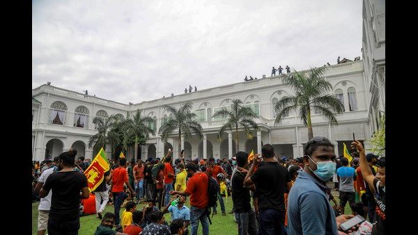 Explainer: ಶ್ರೀಲಂಕಾದಲ್ಲಿ ಅಧ್ಯಕ್ಷರ ಮನೆಗೆ ಜನರು ನುಗ್ಗುವ ಮೊದಲು ಆಗಿದ್ದೇನು?