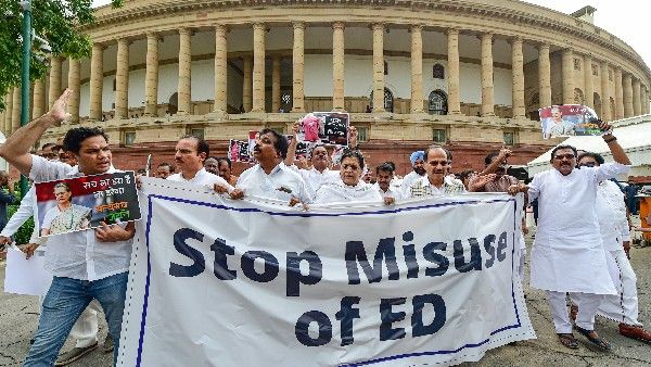 ಏಕಕಾಲಕ್ಕೆ 75 ಮಂದಿ ಕಾಂಗ್ರೆಸ್‌ ಸಂಸದರು, ರಾಜ್ಯಸಭಾ ಸದಸ್ಯರ ಬಂಧನ!