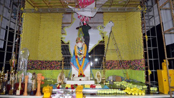 ಜೆಪಿ ನಗರ ದೇಗುಲದಲ್ಲಿ 1 ಲಕ್ಷ ಆಟದ ಸಾಮಗ್ರಿ ಬಳಸಿ ವಿಶೇಷ ಆಲಂಕಾರ