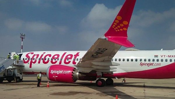 ಸ್ಪೈಸ್‌ಜೆಟ್ ವಿಮಾನ ಹಾರಾಟ ಸ್ಥಗಿತಗೊಳಿಸಲು ಕೋರಿದ್ದ ಅರ್ಜಿ ವಜಾ