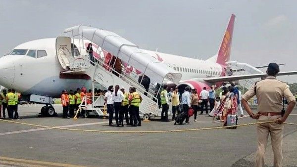 ಸ್ಪೈಸ್‌ಜೆಟ್‌ನ ಹಲವು ವಿಮಾನಗಳಲ್ಲಿ ತಾಂತ್ರಿಕ ದೋಷ: ಕಾರಣ ಕೇಳಿ ನೋಟಿಸ್‌ ಕೊಟ್ಟ ಡಿಜಿಸಿಎ
