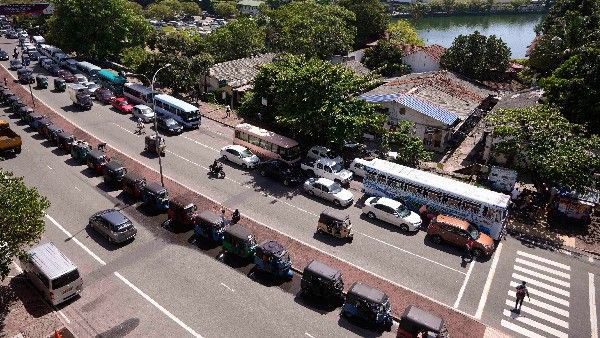 ಶ್ರೀಲಂಕಾ ಆರ್ಥಿಕ ಬಿಕ್ಕಟ್ಟು ಉಲ್ಬಣ: ಒಂದು ದಿನಕ್ಕಾಗುವಷ್ಟು ಮಾತ್ರ ಇಂಧನ