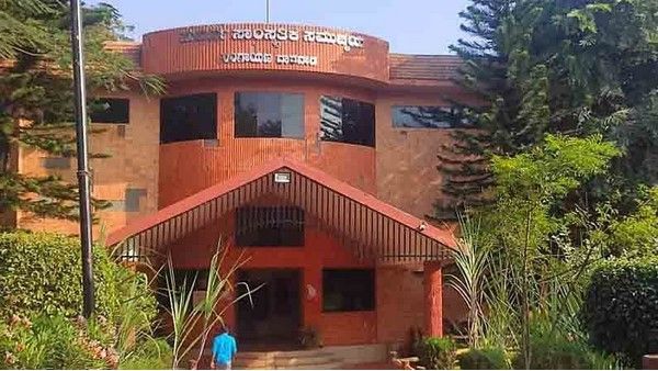 ಕಿತ್ತೂರು ರಾಣಿ ಚೆನ್ನಮ್ಮ ಆಡಳಿತದ ದೃಶ್ಯವೈಭವ ರಂಗಭೂಮಿಗೆ ತರಲು ಸಜ್ಜಾದ ಧಾರವಾಡ ರಂಗಾಯಣ