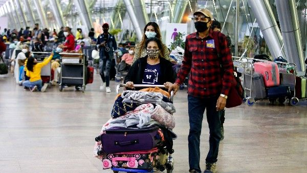 ಕೊರೊನಾ ಹೆಚ್ಚಳ: ವಿಮಾನಗಳಲ್ಲಿ ಕೋವಿಡ್ ನಿಯಮ ಕಡ್ಡಾಯ ಪಾಲನೆಗೆ ಸೂಚನೆ