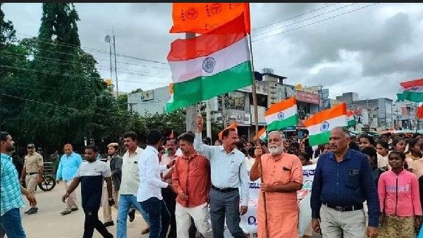 ಧ್ಜಜ ಸಂಹಿತೆ ಉಲ್ಲಂಘನೆ: ಬಿ. ಸಿ. ನಾಗೇಶ್ ವಿರುದ್ಧ ಅಸಮಾಧಾನ