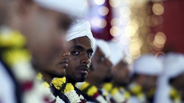 ನಿಮ್ ಹುಡುಗಿಗೆ ಹುಡುಗ ಬೇಕಾ: ಇಲ್ಲಿದೆ ವರರ ಮಾರುಕಟ್ಟೆ!