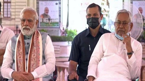 ಬಿಹಾರ ಸಿಎಂಗೆ ಆಪ್ತರಿಂದಲೇ ಅಪಾಯ: ಹೀಗೆ ಹೇಳಿದ್ದೇಕೆ ಚಿರಾಗ್ ಪಾಸ್ವಾನ್?