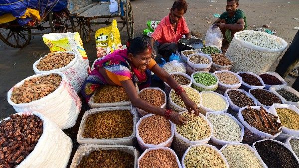 ಭಾರತದಲ್ಲಿ ಸಾಲುಸಾಲು ಹಬ್ಬಗಳು ಬರುತ್ತಿರುವಾಗಲೇ ಡ್ರೈಫ್ರೂಟ್ಸ್ ಬೆಲೆ ಹೆಚ್ಚಳ: ಕಾರಣವೇನು?