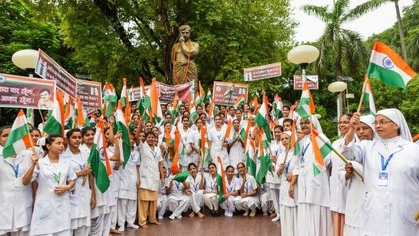ಹರ್‌ ಘರ್‌ ತಿರಂಗ: ದೇಶಾದ್ಯಂತ ತ್ರಿವರ್ಣ ಧ್ವಜದ ಕಲರವ