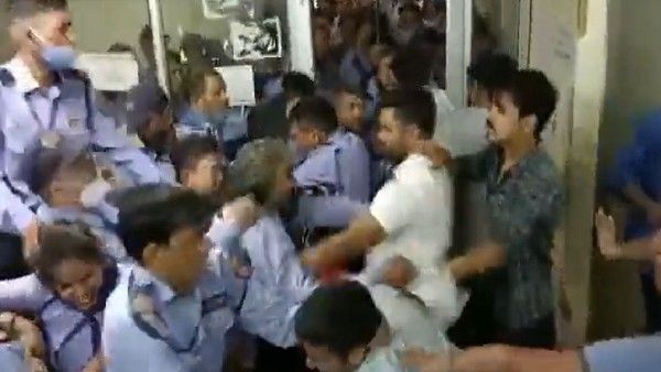 Breaking: ಜೆಎನ್‌ಯುನಲ್ಲಿ ವಿದ್ಯಾರ್ಥಿ ಮತ್ತು ಭದ್ರತಾ ಸಿಬ್ಬಂದಿ ಸಂಘರ್ಷ