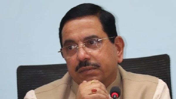 ಕಲಾಪ ಇಲ್ಲದಾಗಲೂ ರಾಹುಲ್, ಸೋನಿಯಾ ಇಡಿಗೆ ಸಹಕರಿಸಿಲ್ಲ- ಜೋಶಿ