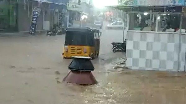 ಹಿಮಾಚಲ ಪ್ರದೇಶದಲ್ಲಿ ಪ್ರವಾಹ; ಇತ್ತ ಹೈದರಾಬಾದ್‌ನಲ್ಲಿ ಮಳೆ ನೀರಿನಲ್ಲಿ ತೇಲಿದ ಬಿರಿಯಾನಿ ಪಾತ್ರೆ