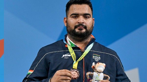 CWG 2022: ಟೈಲರಿಂಗ್ ಅಂಗಡಿಯಿಂದ ಕಂಚಿನ ಪದಕದವರೆಗೆ ಲವ್‌ಪ್ರೀತ್ ಸಿಂಗ್ ಸಾಧನೆಯ ಹಾದಿ