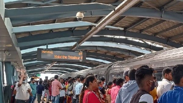 ನಮ್ಮ ಮೆಟ್ರೋದಲ್ಲಿ ದಾಖಲೆ ಸಂಖ್ಯೆಯ ಪ್ರಯಾಣಿಕರು, ಒಂದೇ ದಿನ 1.67 ಕೋಟಿ ರುಪಾಯಿ ಸಂಗ್ರಹ