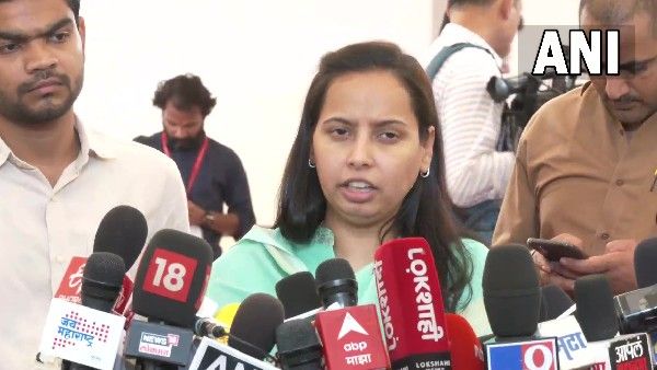 Breaking: ಮಹಾರಾಷ್ಟ್ರ; ಭಾರಿ ಶಸ್ತ್ರಾಸ್ತ್ರಸಹಿತ ಬೋಟ್ ಪತ್ತೆ