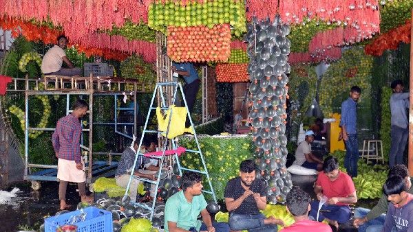 ಗಣೇಶ ಹಬ್ಬ: ಜೆಪಿ ನಗರದ ಸತ್ಯ ಗಣಪತಿ ದೇಗುಲದಲ್ಲಿ ಹೂ,ಹಣ್ಣಿನ ಅಲಂಕಾರ