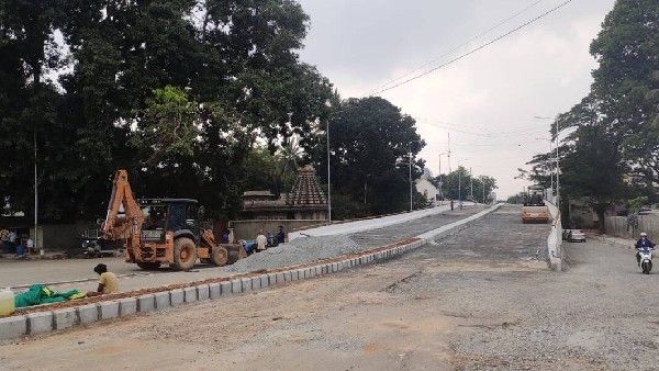 ಬೆಂಗಳೂರು: ಡಾಂಬರೀಕರಣಕ್ಕೆ ಮಳೆ ಅಡ್ಡಿ ಶಿವಾನಂದ ಸರ್ಕಲ್ ಸ್ಟೀಲ್ ಬ್ರಿಡ್ಜ್‌ ಉದ್ಘಾಟನೆ ವಿಳಂಬ ಸಾಧ್ಯತೆ