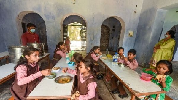 Just in: ಮಕ್ಕಳ ಬಿಸಿಯೂಟ ಯೋಜನೆ, 11 ಕೋಟಿ ವಂಚಿಸಿದ ಶಿಕ್ಷಕ!