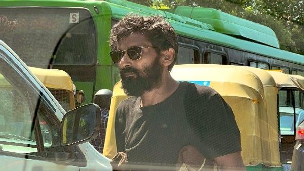 ಭಿಕ್ಷೆ ಬೇಡುತ್ತಿರುವ ಹೃತಿಕ್ ರೋಷನ್? ಗೊಂದಲ ಸೃಷ್ಟಿಸಿದೆ ಈ ವೈರಲ್ ಫೋಟೋ