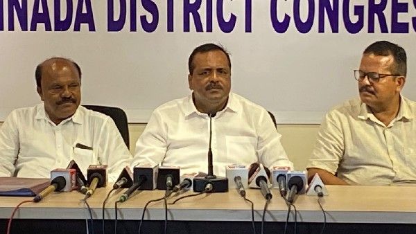 ಕ್ಷಮಾ ಭಿಕ್ಷೆ ಕೇಳಿದ ಸಾವರ್ಕರ್ ದೇಶಪ್ರೇಮಿಯಾಗಲು ಹೇಗೆ ಸಾಧ್ಯ?: ಯುಟಿ ಖಾದರ್