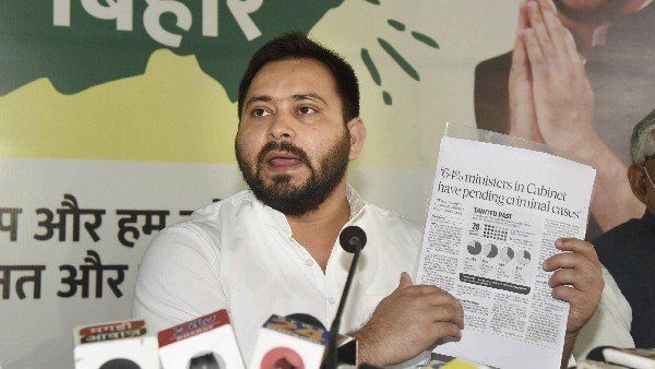 'ಆರ್‌ಜೆಡಿ ಸಚಿವರು ಹೊಸ ಕಾರು, ಹೂಗುಚ್ಛ ಪಡೆಯುವಂತಿಲ್ಲ'- ತೇಜಸ್ವಿ ಯಾದವ್ ಘೋಷಣೆ