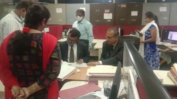 Breaking: ಕಂದಾಯ ಭವನ ಮತ್ತು ತಹಸೀಲ್ದಾರ್ ಕಚೇರಿಗಳಿಗೆ ಉಪಲೋಕಾಯುಕ್ತರ ಅಚ್ಚರಿ ದಾಳಿ