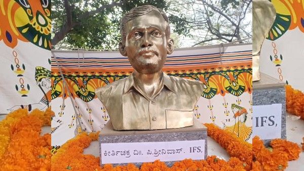 ಕಾಡುಗಳ್ಳ ವೀರಪ್ಪನ್ ಹುಟ್ಟೂರು ಗೋಪಿನಾಥಂನಲ್ಲಿ ಅರಣ್ಯಾಧಿಕಾರಿ ಪುತ್ಥಳಿ ಅನಾವರಣ