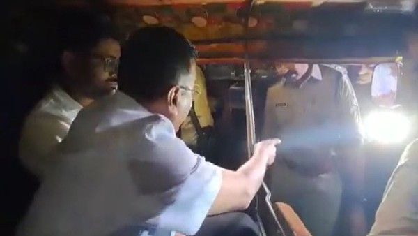 Video: ಅಹಮದಾಬಾದ್‌ನಲ್ಲಿ ಸಿಎಂ ಅರವಿಂದ್ ಕೇಜ್ರಿವಾಲ್ ಅನ್ನು ತಡೆದು ನಿಲ್ಲಿಸಿದ ಪೊಲೀಸರು!
