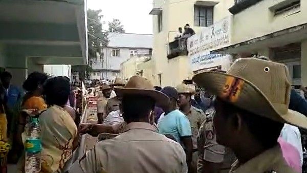 ಮುರುಘಾ ಶ್ರೀಗಳ ಬಂಧನ ಖಂಡಿಸಿ ಶಿಷ್ಯ ತಿಪ್ಪೇರುದ್ರಸ್ವಾಮಿ ಆತ್ಮಹತ್ಯೆಗೆ ಯತ್ನ