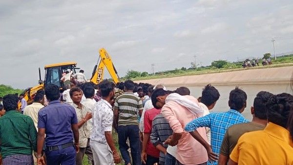 ಬಳ್ಳಾರಿ: ಆಟೋ ಕಾಲುವೆಗೆ ಬಿದ್ದು ಕೊಚ್ಚಿ ಹೋಗಿದ್ದ ಪ್ರಕರಣ; ಒಬ್ಬರ ಶವ ಆಂಧ್ರದಲ್ಲಿ ಪತ್ತೆ