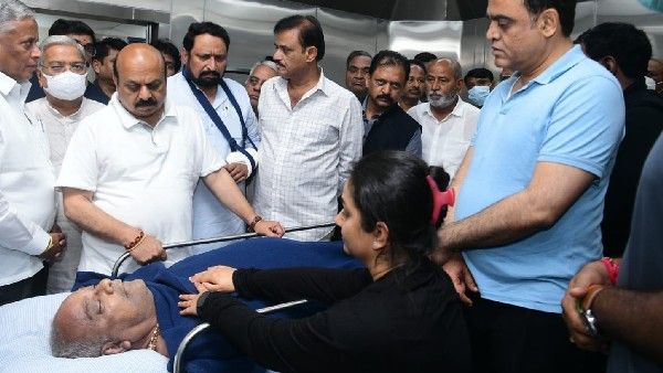 ಸಿಎಂ, ಸಚಿವರಿಂದ ಉಮೇಶ್ ಕತ್ತಿ ಅಂತಿಮ ದರ್ಶನ, ಬೆಳಗಾವಿ ಜಿಲ್ಲೆಯಲ್ಲಿ ಶಾಲಾ-ಕಾಲೇಜು, ಸರ್ಕಾರಿ ರಜೆ