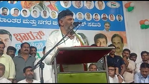 ಭಾರತ್ ಜೋಡೋ ಯಾತ್ರೆಯಿಂದ ಬಿಜೆಪಿಗೆ ಟೆನ್ಶನ್ ಶುರು: ಬಳ್ಳಾರಿಯಲ್ಲಿ ಡಿ.ಕೆ.ಶಿವಕುಮಾರ್ ಕಿಡಿ