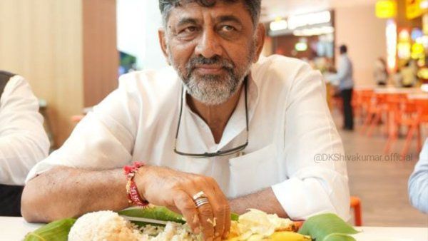 Breaking; ಓಣಂ ಊಟ ಸವಿದ ಡಿಕೆಶಿ, ಟ್ವೀಟ್ ಬಾಣ ಬಿಟ್ಟ ಬಿಜೆಪಿ!