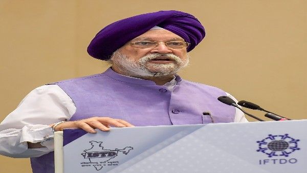 ಕಚ್ಚಾ ತೈಲ ಅಗ್ಗ: ಪೆಟ್ರೋಲ್-ಡೀಸೆಲ್ ಬೆಲೆ ಇಳಿಸುವ ಬಗ್ಗೆ ಕೇಂದ್ರ ಸಚಿವ ಹೇಳಿದ್ದೇನು?