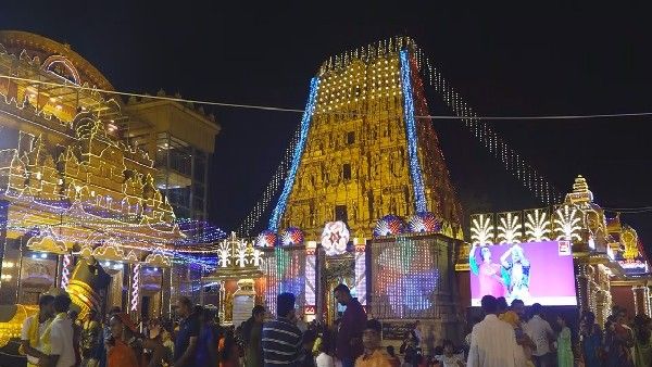 ಮಂಗಳೂರು ದಸರಾ ಎಷ್ಟೊಂದು ಸುಂದರ..ಎಲ್ಲೆಲ್ಲೂ ಬೆಳಕಿನ ಚಿತ್ತಾರ...