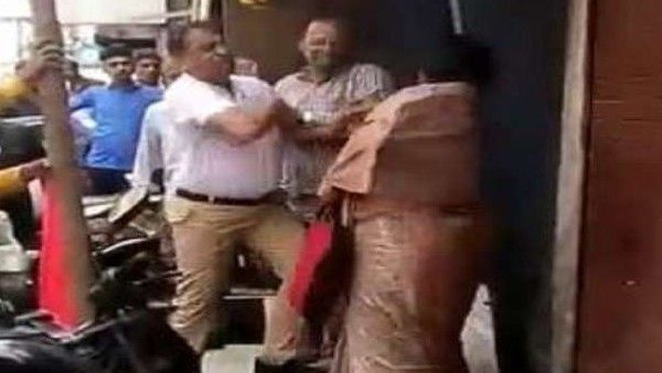 ಮುಂಬೈನಲ್ಲಿ ರಾಜ್ ಠಾಕ್ರೆ ಪಕ್ಷದ ಕಾರ್ಯಕರ್ತರಿಂದ ಮಹಿಳೆಗೆ ಕಪಾಳಮೋಕ್ಷ