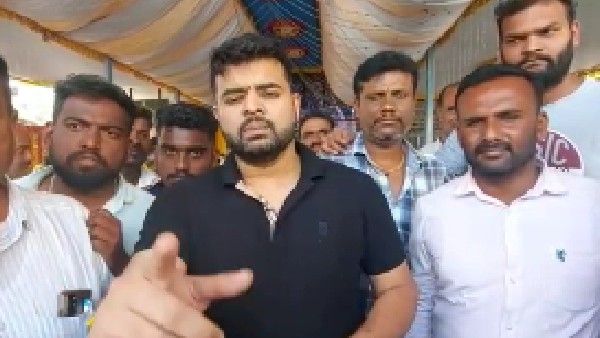 ಹಾಸನದಲ್ಲಿ ಪ್ರತಿಯೊಬ್ಬರೂ ದೇವೇಗೌಡರ ಹೆಸರೇಳಿ ರಾಜಕಾರಣ ಮಾಡುತ್ತಿದ್ದಾರೆ: ಪ್ರಜ್ವಲ್ ರೇವಣ್ಣ
