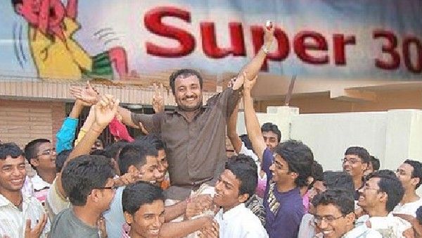 Teacher's Day 2022: ದೆಹಲಿಯ ರಸ್ತೆ ಸೇತುವೆ ಕೆಳಗೆ ಪಾಠ ಹೇಳುವ ಶಿಕ್ಷಕನಿಂದ, 