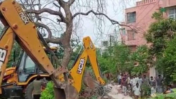 Just in: ನೋಯ್ಡಾದಲ್ಲಿ ಗಡಿ ಗೋಡೆ ಕುಸಿದು 4 ಕಾರ್ಮಿಕರು ಸಾವು: 9 ಮಂದಿಗೆ ಗಾಯ