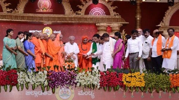 ತ್ರಿವೇಣಿ ಸಂಗಮ ಕುಂಭ ಮೇಳ ಉದ್ಘಾಟಿಸಿದ ಡಾ.ಡಿ ವೀರೇಂದ್ರ ಹೆಗ್ಗಡೆ