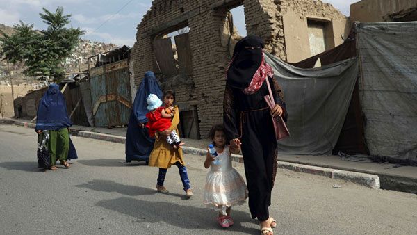 ಓಡಿಹೋಗಿದ್ದಕ್ಕೆ ಕಲ್ಲೆಸೆಯುವ ಶಿಕ್ಷೆ: ತಾಲಿಬಾನಿಗಳ ಶಿಕ್ಷೆಗೆ ಹೆದರಿ ಅಫ್ಘಾನ್ ಮಹಿಳೆ ಆತ್ಮಹತ್ಯೆ