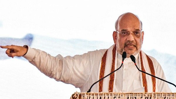 ನವದೆಹಲಿಯಲ್ಲಿ ಆಪ್ V/s ಬಿಜೆಪಿ ನಡುವೆ 'ಕಸ'ದ ಕಿತ್ತಾಟ!