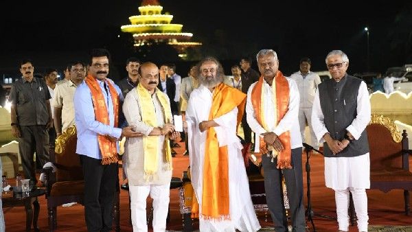 ಬದುಕಿನ ಕ್ಲಿಷ್ಟ ಪ್ರಶ್ನೆಗಳಿಗೆ ಉತ್ತರ ಅರ್ಥೈಸಿಕೊಳ್ಳುವ ಆಧ್ಯಾತ್ಮಿಕ ಕೇಂದ್ರ ಆರ್ಟ್‌ ಆಫ್ ಲಿವಿಂಗ್: ಸಿಎಂ