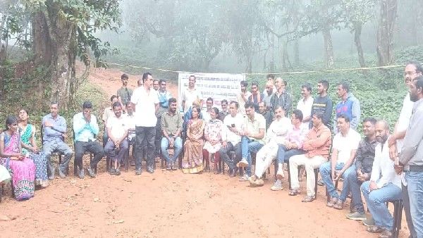 ಅರಣ್ಯಾಧಿಕಾರಿಗಳಿಂದ ಹಗಲು ದರೋಡೆ; ಮೂಡಿಗೆರೆ ತಾ. ದುರ್ಗದಹಳ್ಳಿಯ ಜನರ ಆರೋಪ