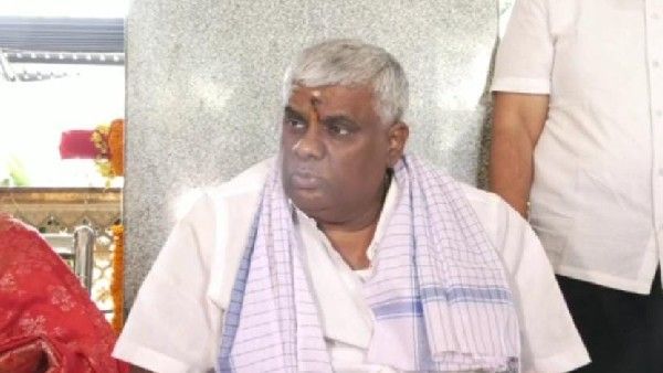 ಹಾಸನ; 2023ರಲ್ಲಿ ಜೆಡಿಎಸ್ ಅಧಿಕಾರಕ್ಕೆ ಬರಲಿ ಎಂದು ಎಚ್‌.ಡಿ.ರೇವಣ್ಣ ಪ್ರಾರ್ಥನೆ